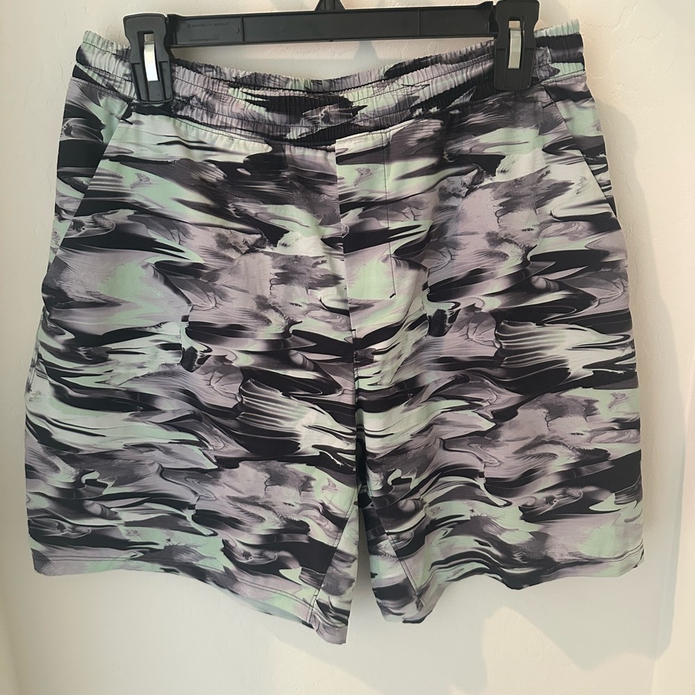 Lululemon Swirl Pattern Shorts Size L